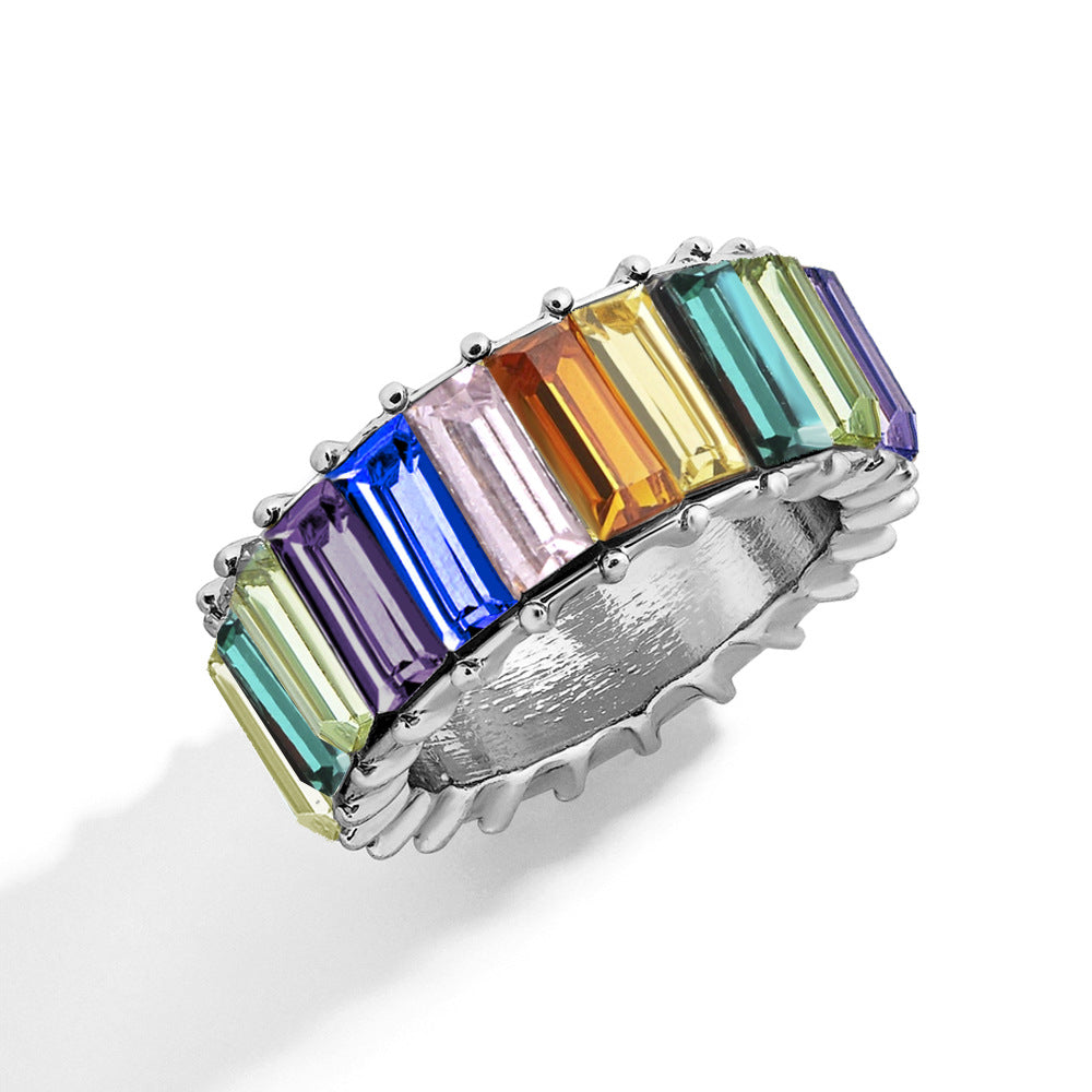 Naya – Moderner geometrischer Ring aus buntem Metall
