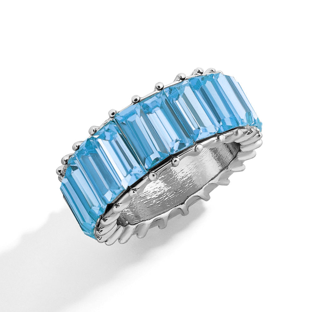 Naya – Moderner geometrischer Ring aus buntem Metall