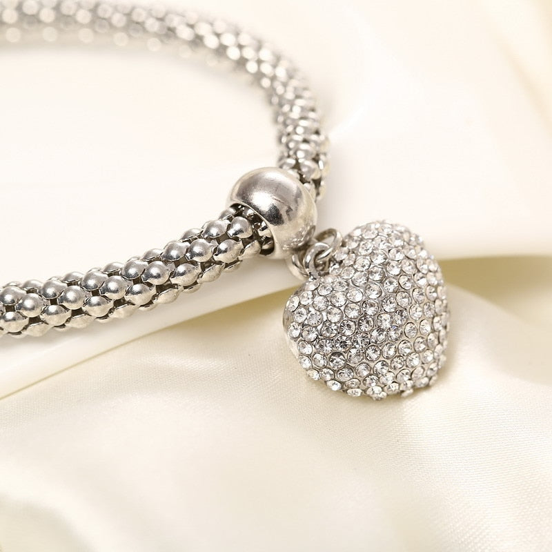 Aria – Metallarmband mit festen Herzen