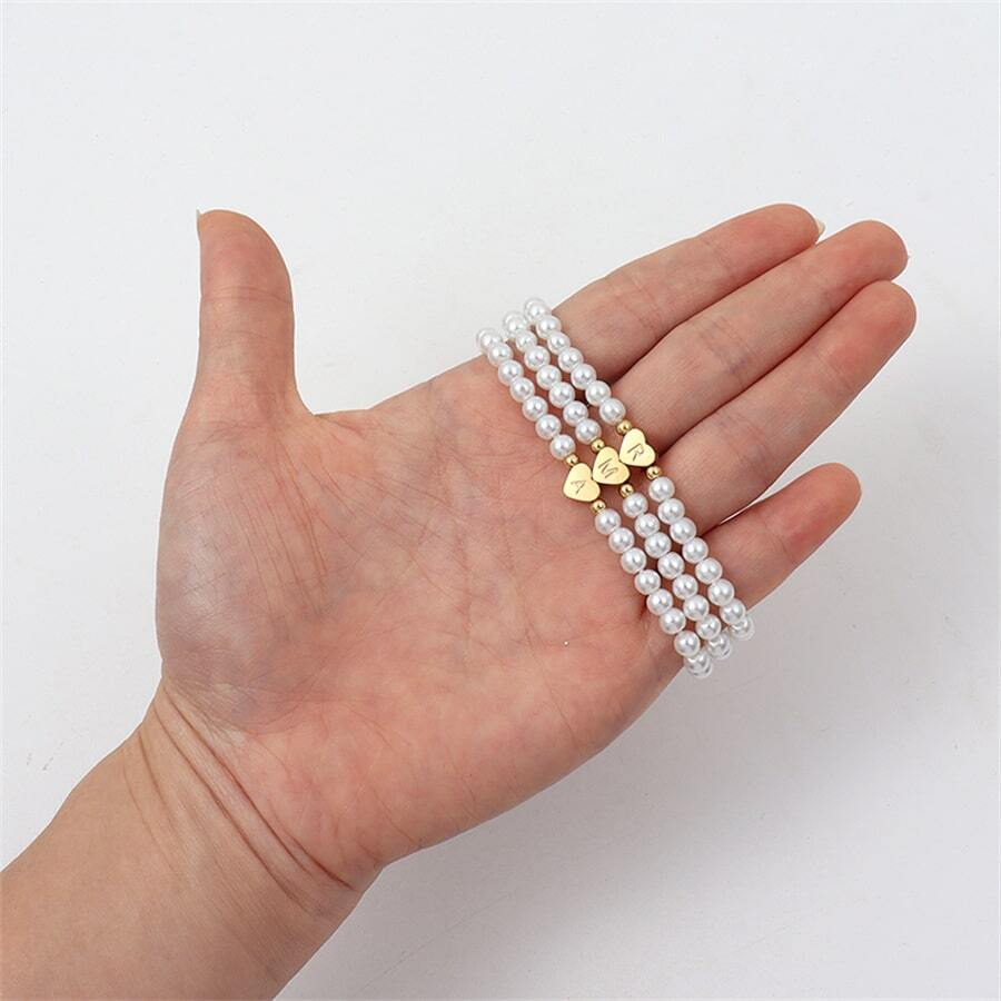 Perlenarmband mit gravierten Initialen - Personalisierbares Herz-Perlenarmband