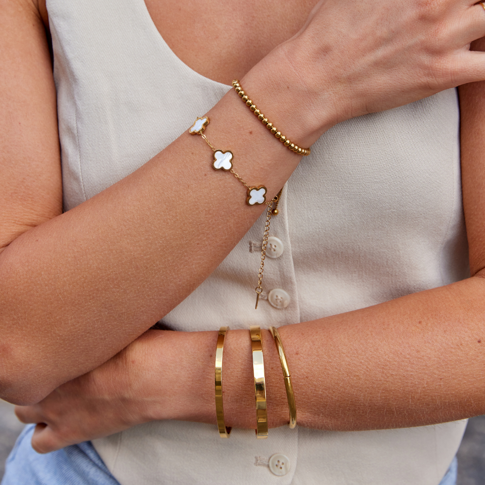 Lily – Goldenes Armband