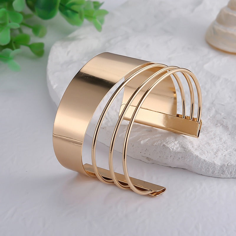 Yuki – Klassisches Vintage-Armband aus Gold