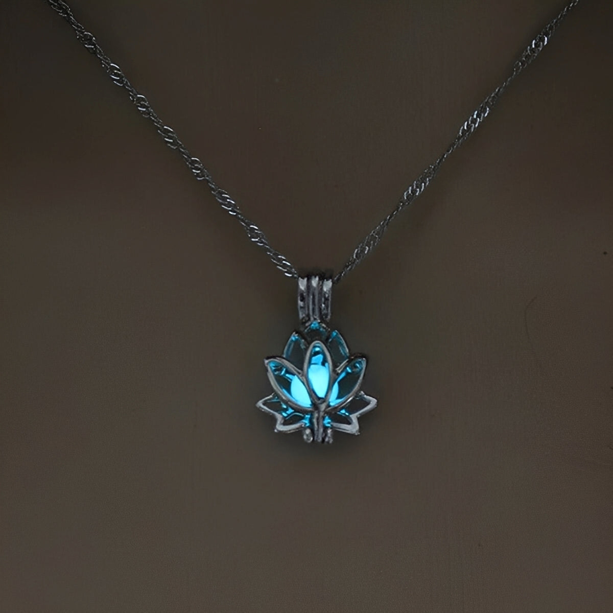 Mathina – Glänzende Lotusblume