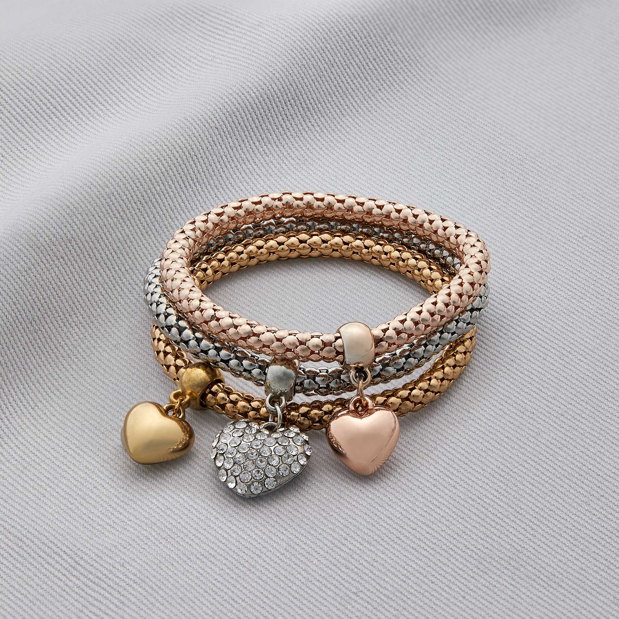Aria – Metallarmband mit festen Herzen