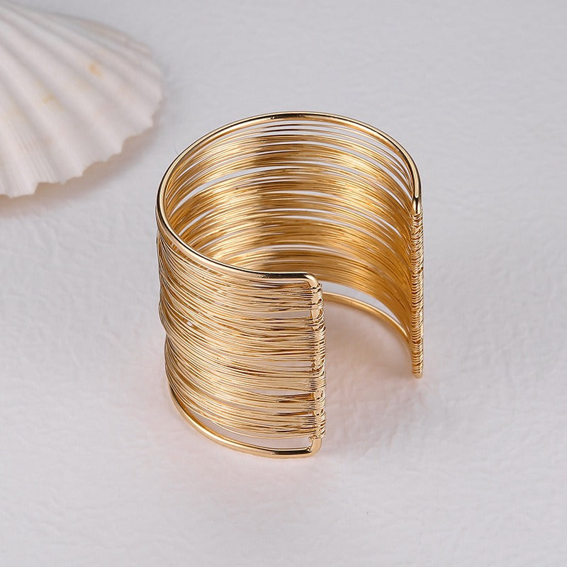 Nadine – Goldenes Vintage-Armband