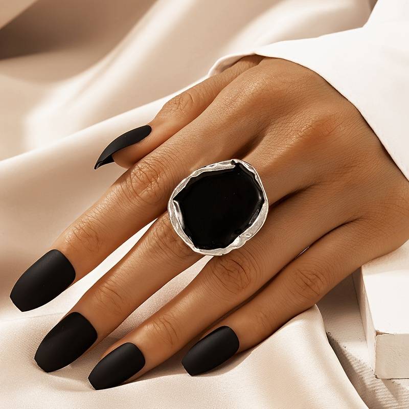 Vintage-Ring mit übergroßem schwarzem Stein - Übertriebener Vintage-Schwarzer Ring