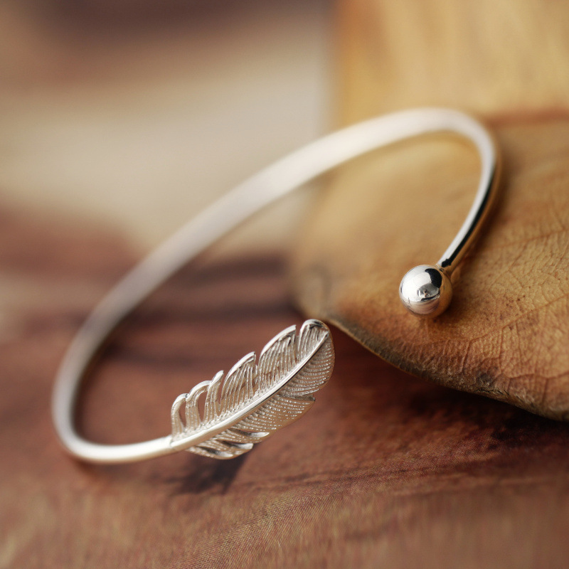 Silbernes Federarmband - Federarmband