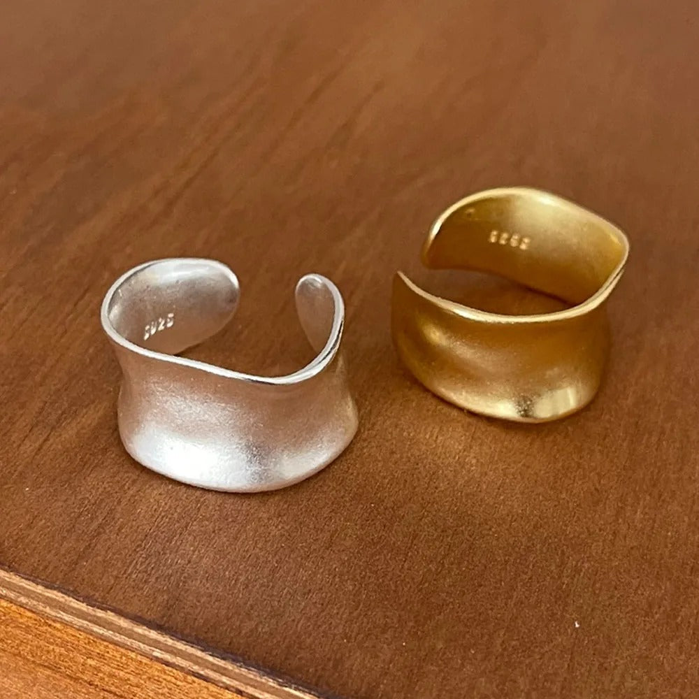 Louna – unregelmäßige goldene und silberne Boho-Ringe