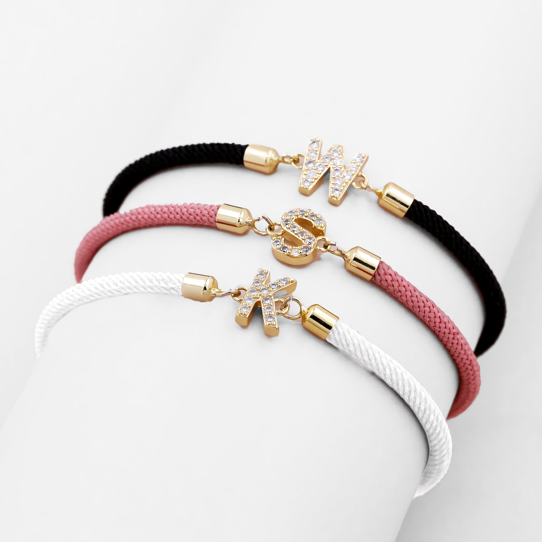 Calla – Verstellbares Armband mit graviertem Anfangsbuchstaben