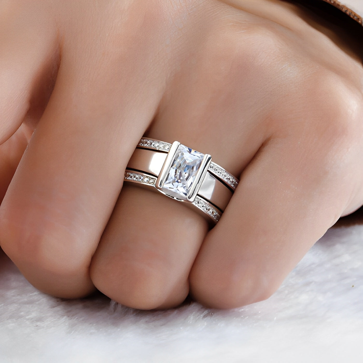 Vivienne – Vintage-Ring mit eingearbeitetem Kristall