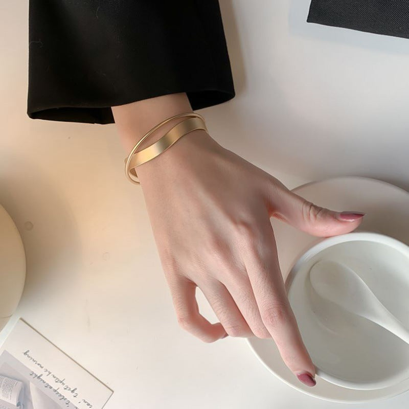 Liora – Strahlendes minimalistisches Armband