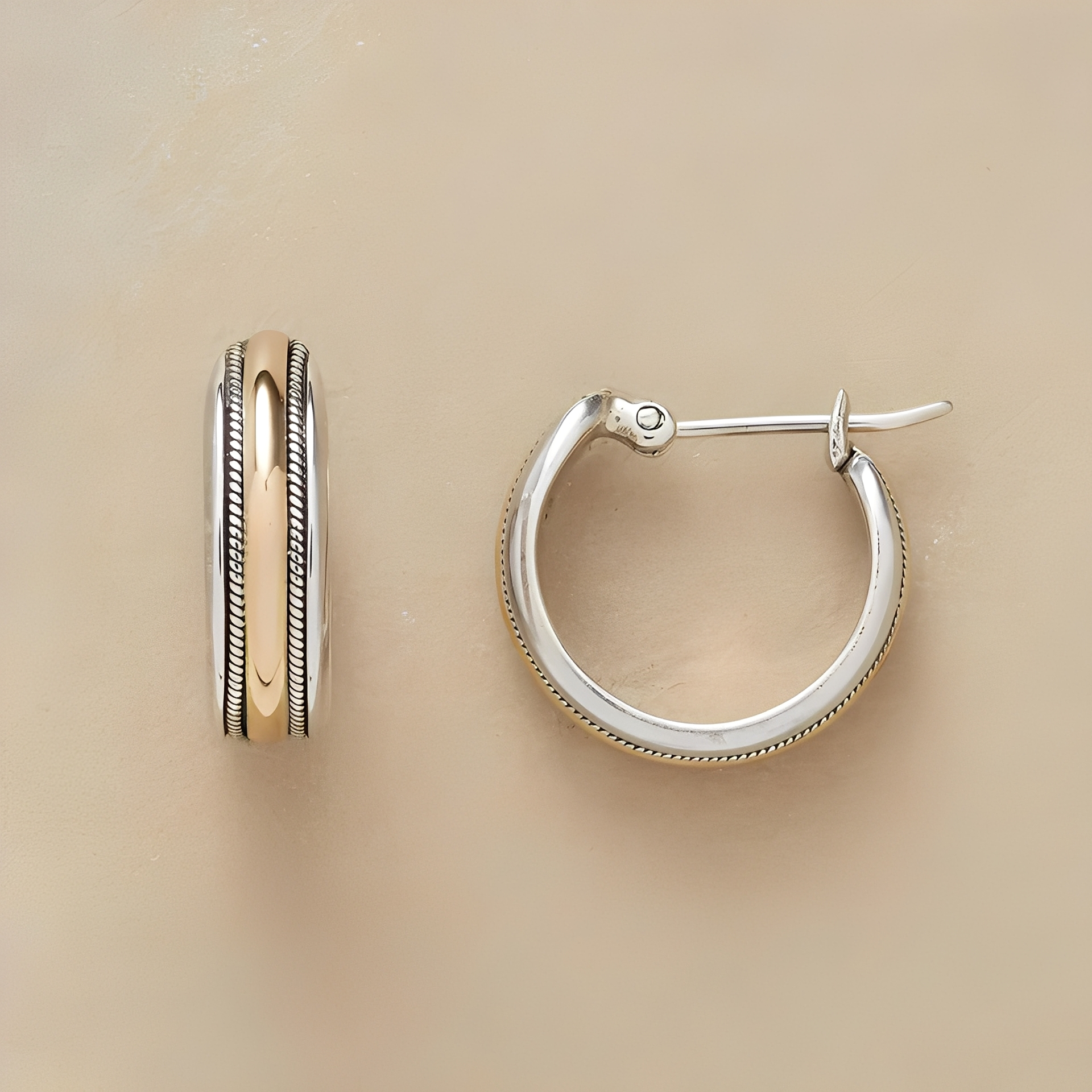 Lea – Silberne Creolen mit vintage goldener Linie