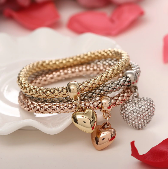 Aria – Metallarmband mit festen Herzen