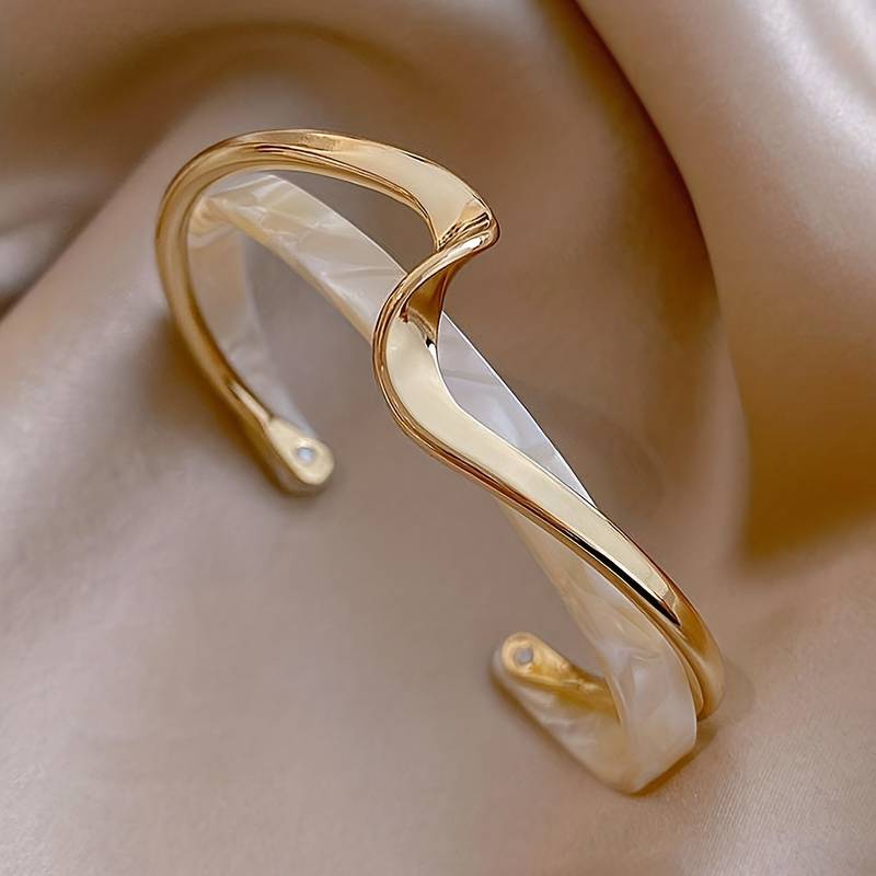 Wellenarmband mit Perlenbesatz - 18K vergoldetes Armband