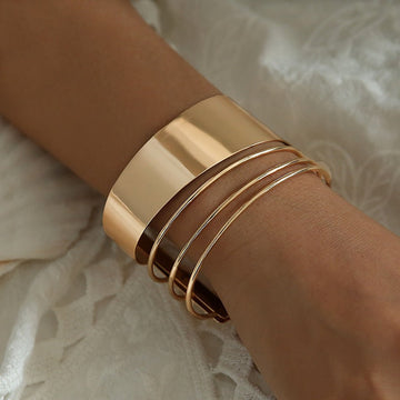 Yuki – Klassisches Vintage-Armband aus Gold