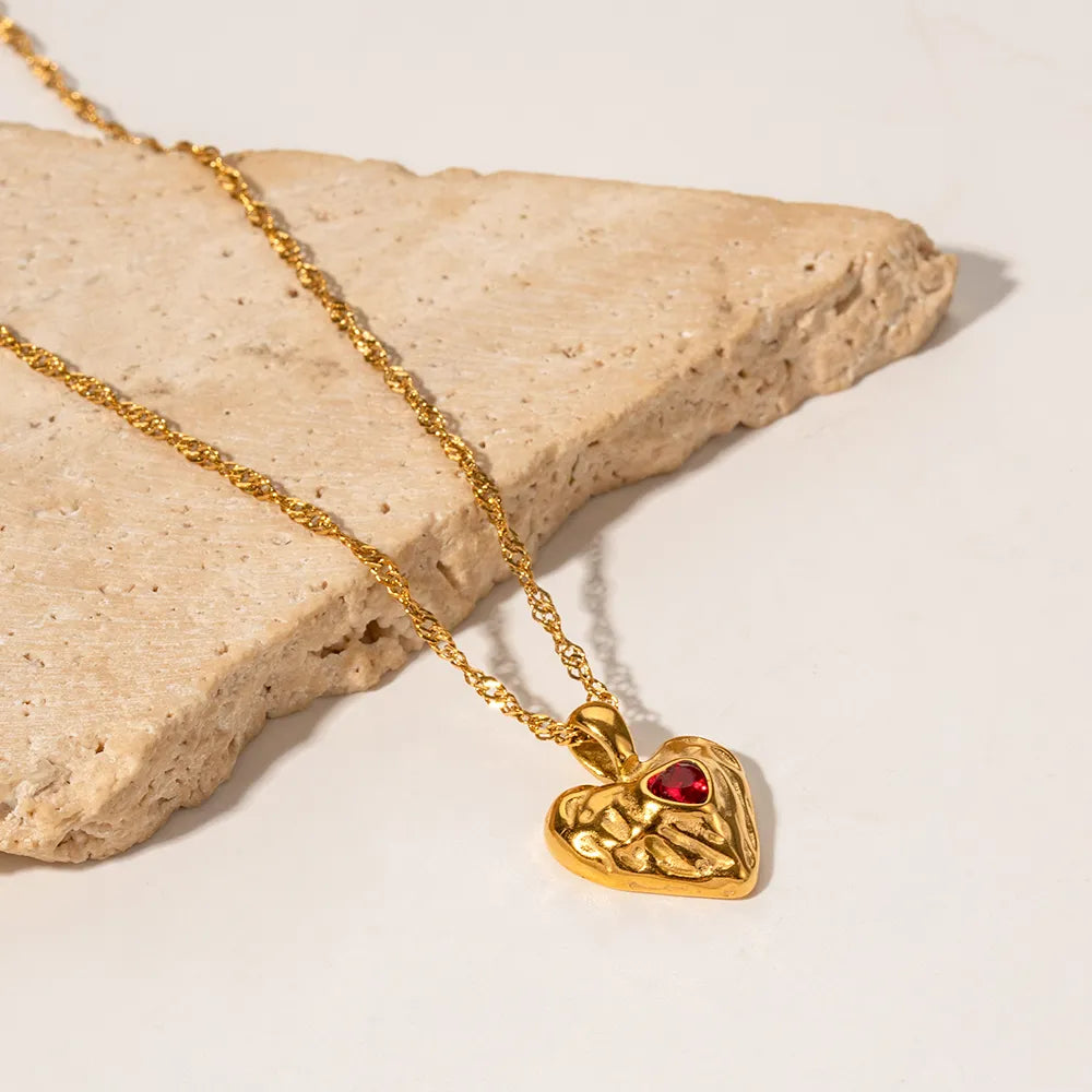 Vesper - Rote Herz-Halskette in Gold