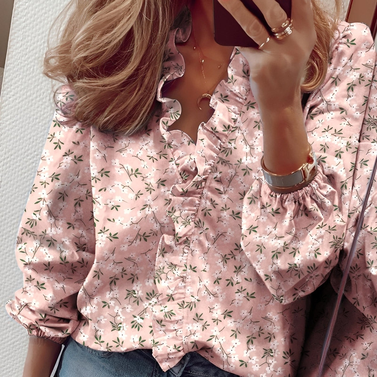 Martha - Elegante Damenbluse mit Rüschen und V-Ausschnitt