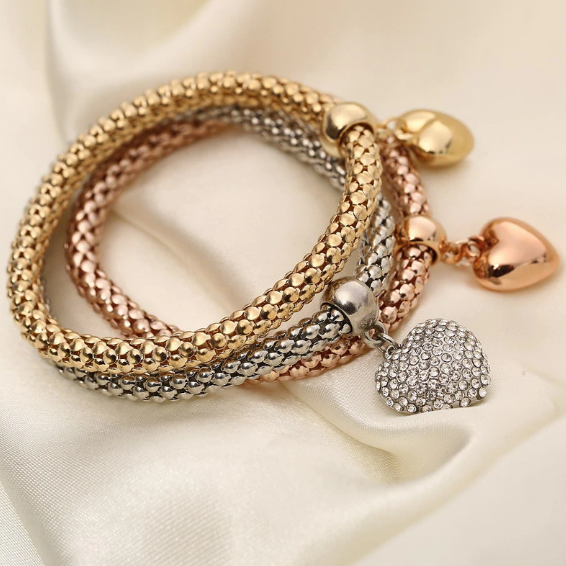 Aria – Metallarmband mit festen Herzen