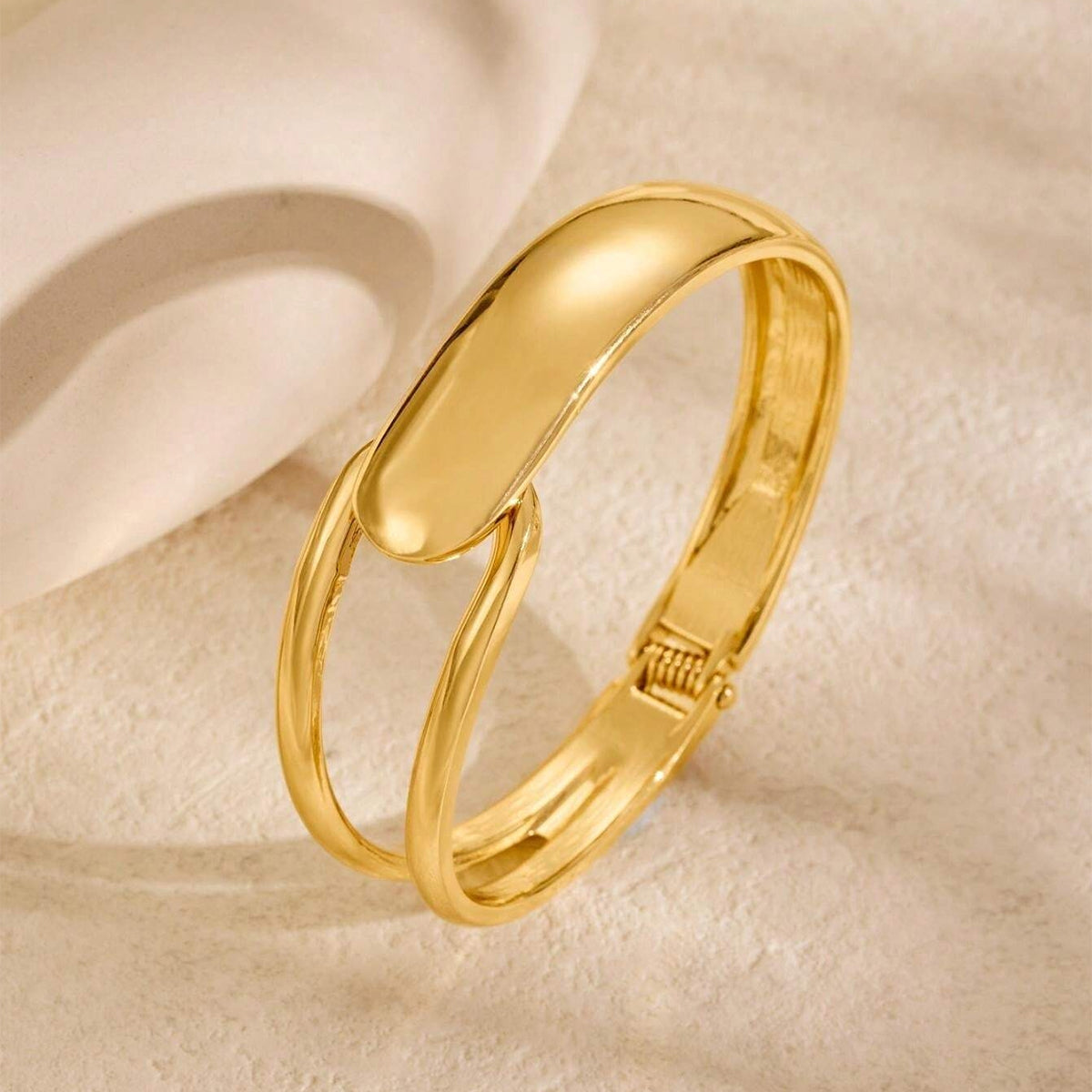 Livina – Feines und elegantes Goldarmband