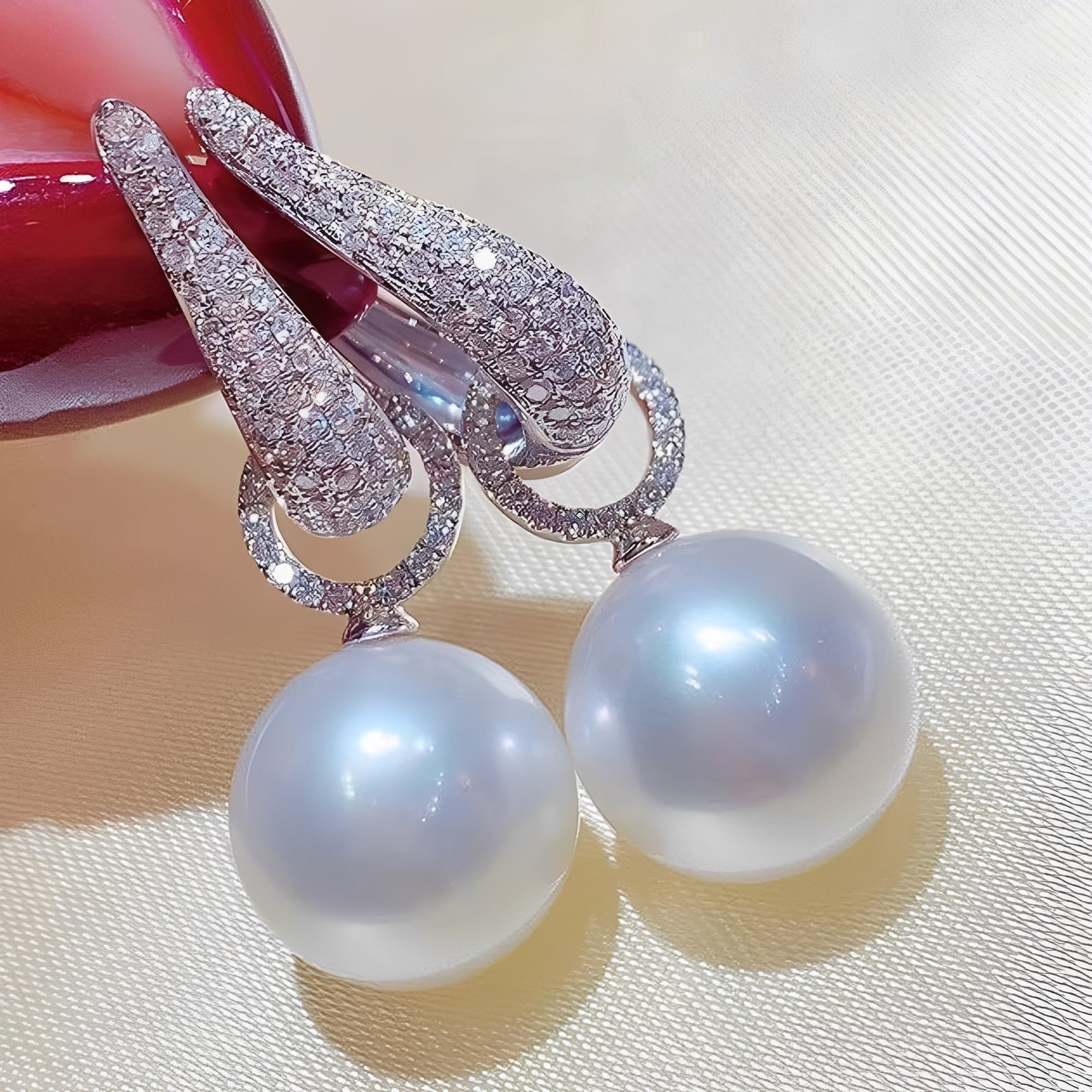 Thalia – Modischer Clip-Ohrring mit luxuriösem Zirkonia-Effekt