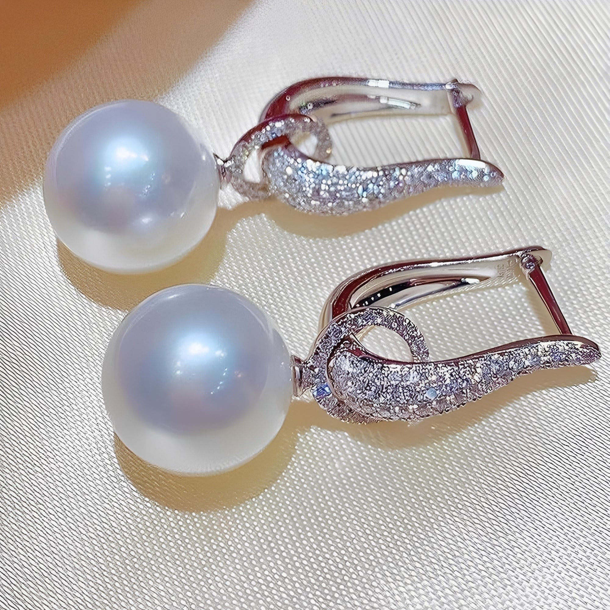 Thalia – Modischer Clip-Ohrring mit luxuriösem Zirkonia-Effekt