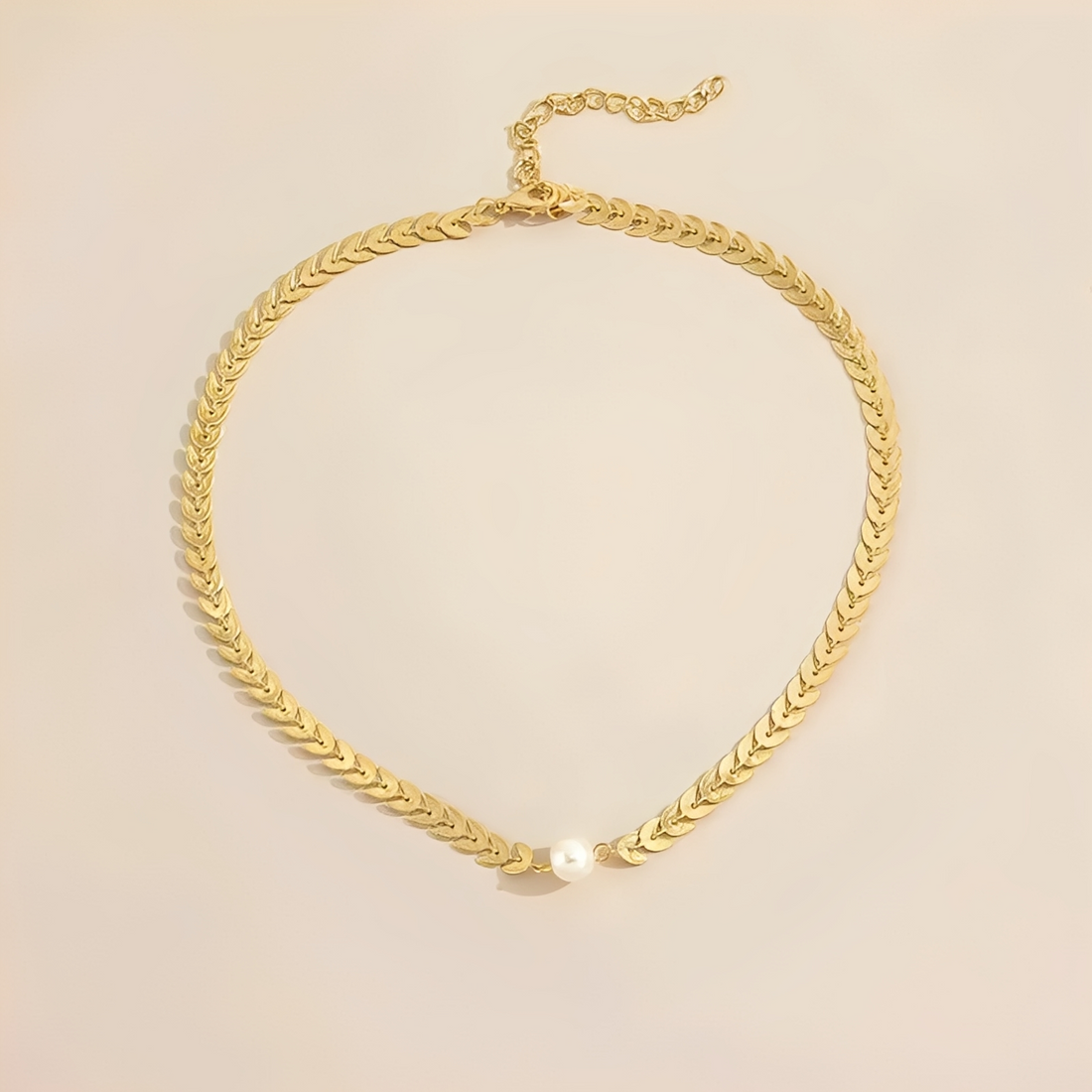 Aria – Elegante römische Halskette aus Gold und Perle