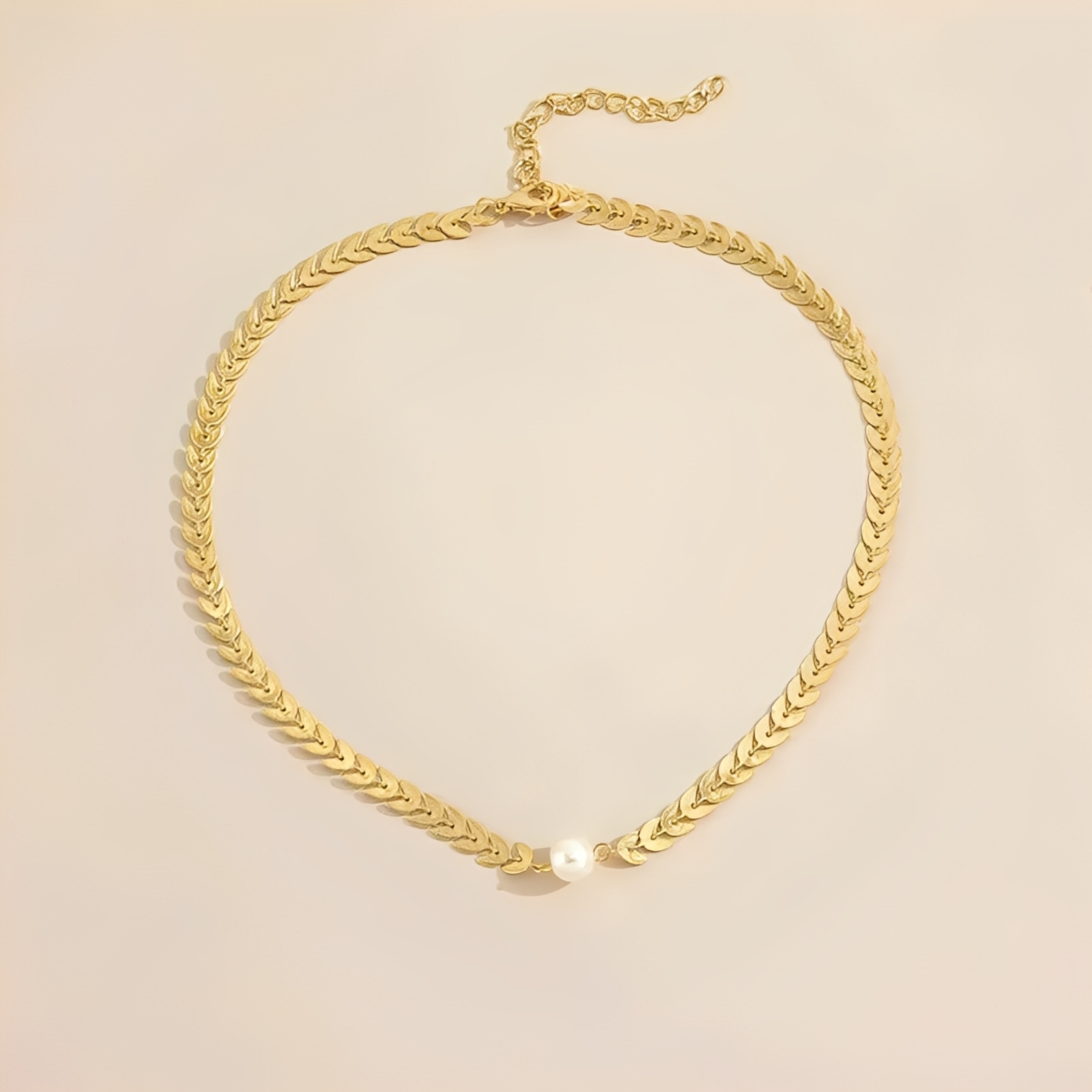Aria – Elegante römische Halskette aus Gold und Perle