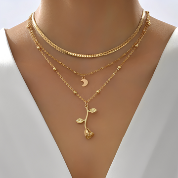 Sylvia – Kette mit rosa Anhänger und Mond aus Gold