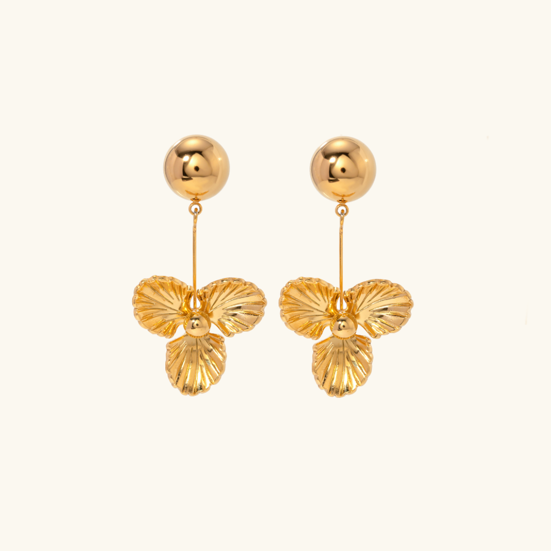 Brianna – Goldene Gedankenohrringe