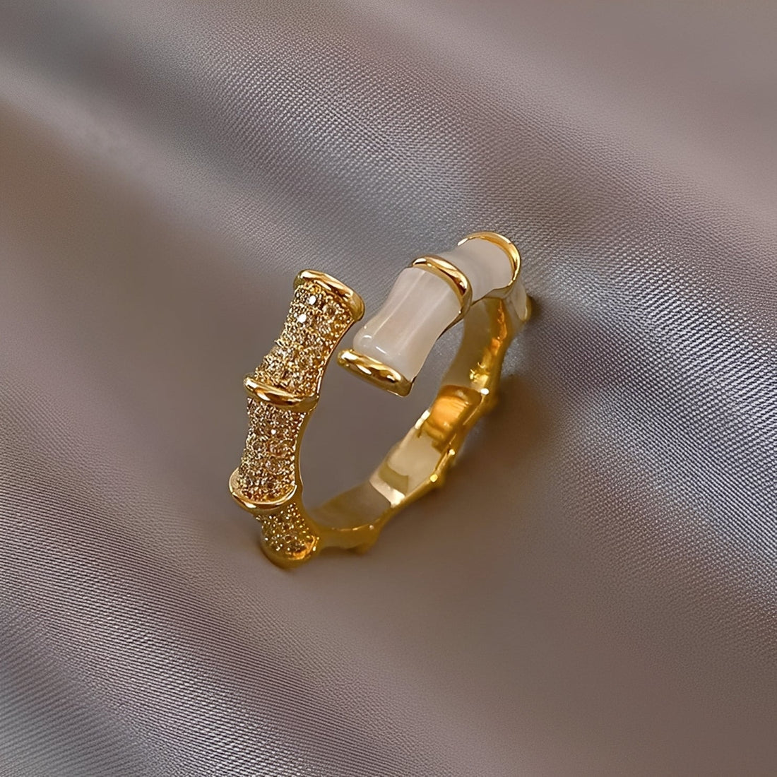 Lysiane – Verstellbarer Ring in Bambusform aus Gold