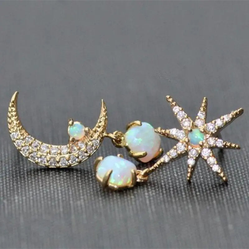 Carol – Ohrringe aus Mond und Sternen in Gold und Opal