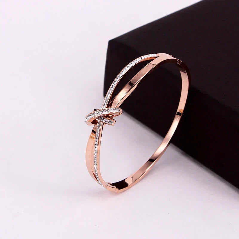 Dalia – Elegantes Knotenarmband