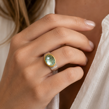 Selma – Vintage-Ring mit runder grüner Stein