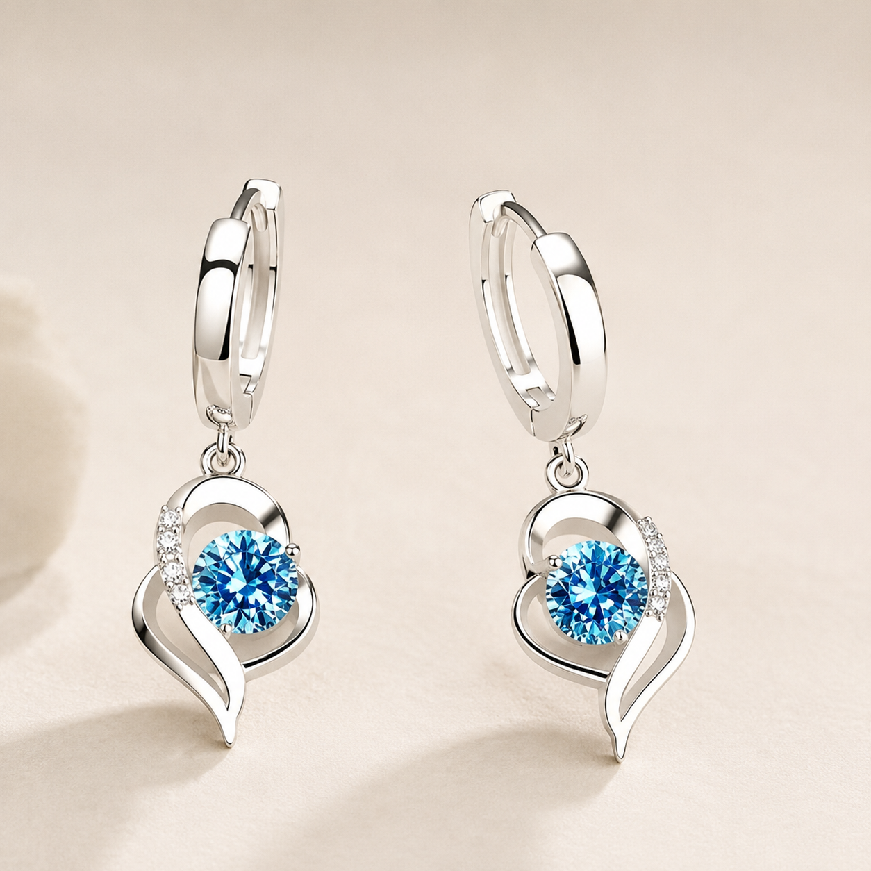 Noelle – 925er Silberblumen-Ohrringe mit Zirkonia