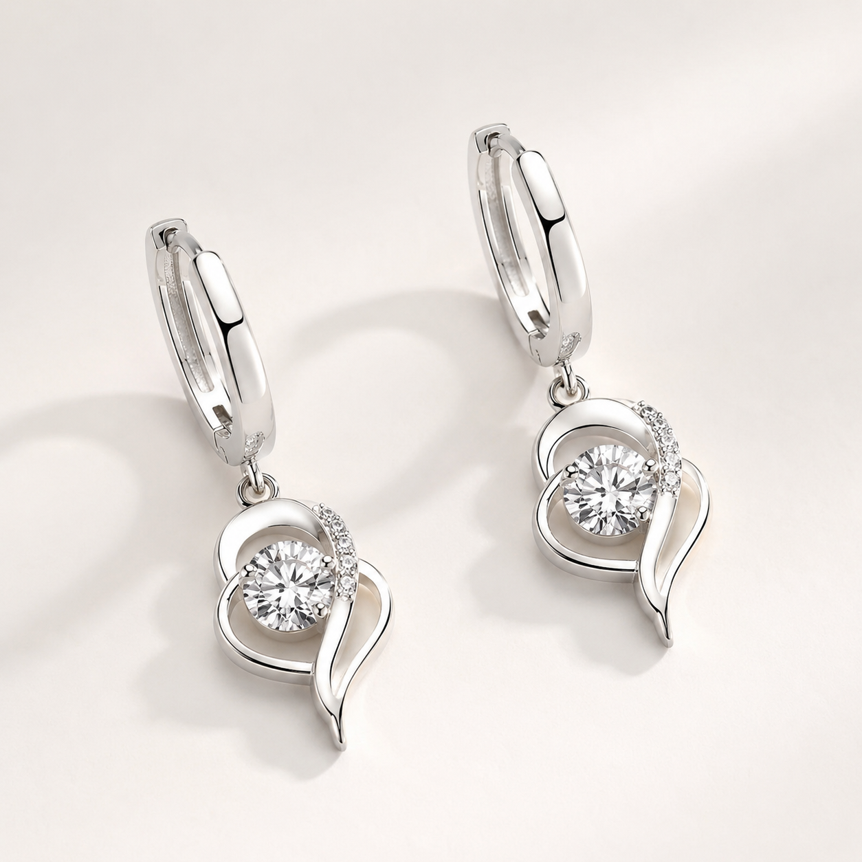 Noelle – 925er Silberblumen-Ohrringe mit Zirkonia