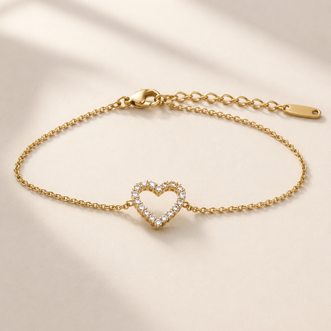 Offenes Herzarmband aus Gold