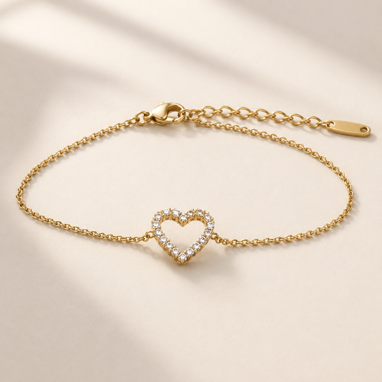 Offenes Herzarmband aus Gold