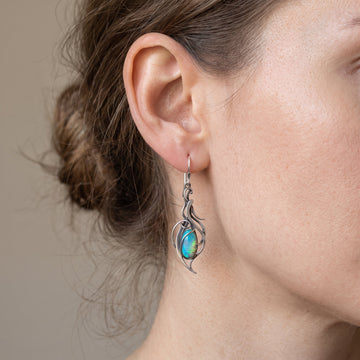 Tony – Vintage-Silberohrringe mit blauem Opal