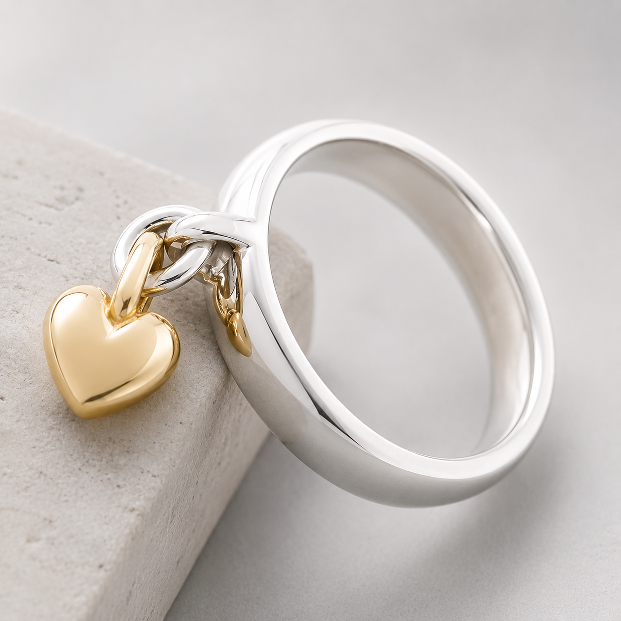 Maelie – Silberring mit beweglichem Herz im Retro-Stil
