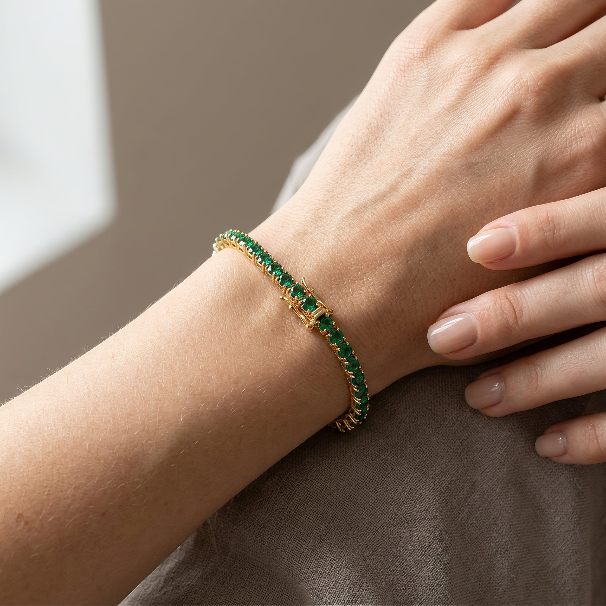 Aliona – Elegantes goldenes Virelli-Armband