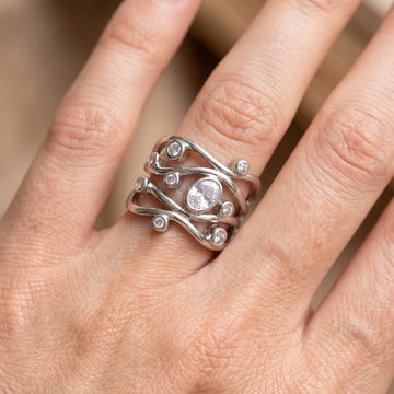Inara – Vintage-Silberring mit unregelmäßigem Zirkon