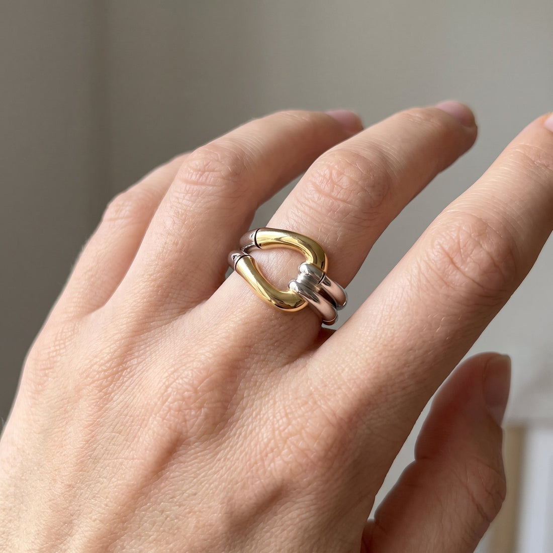 Cassia – Vintage-Ring in Gold und Silber mit Knoten