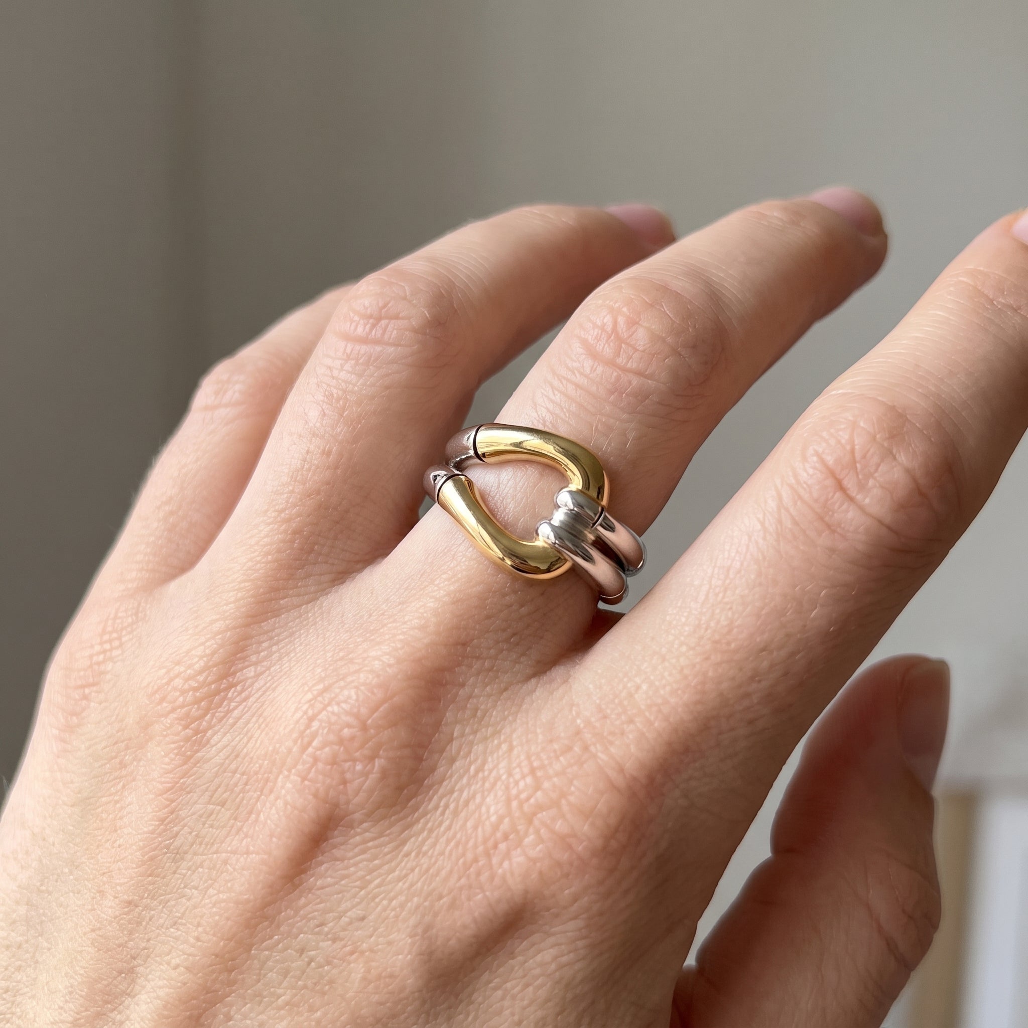 Cassia – Vintage-Ring in Gold und Silber mit Knoten