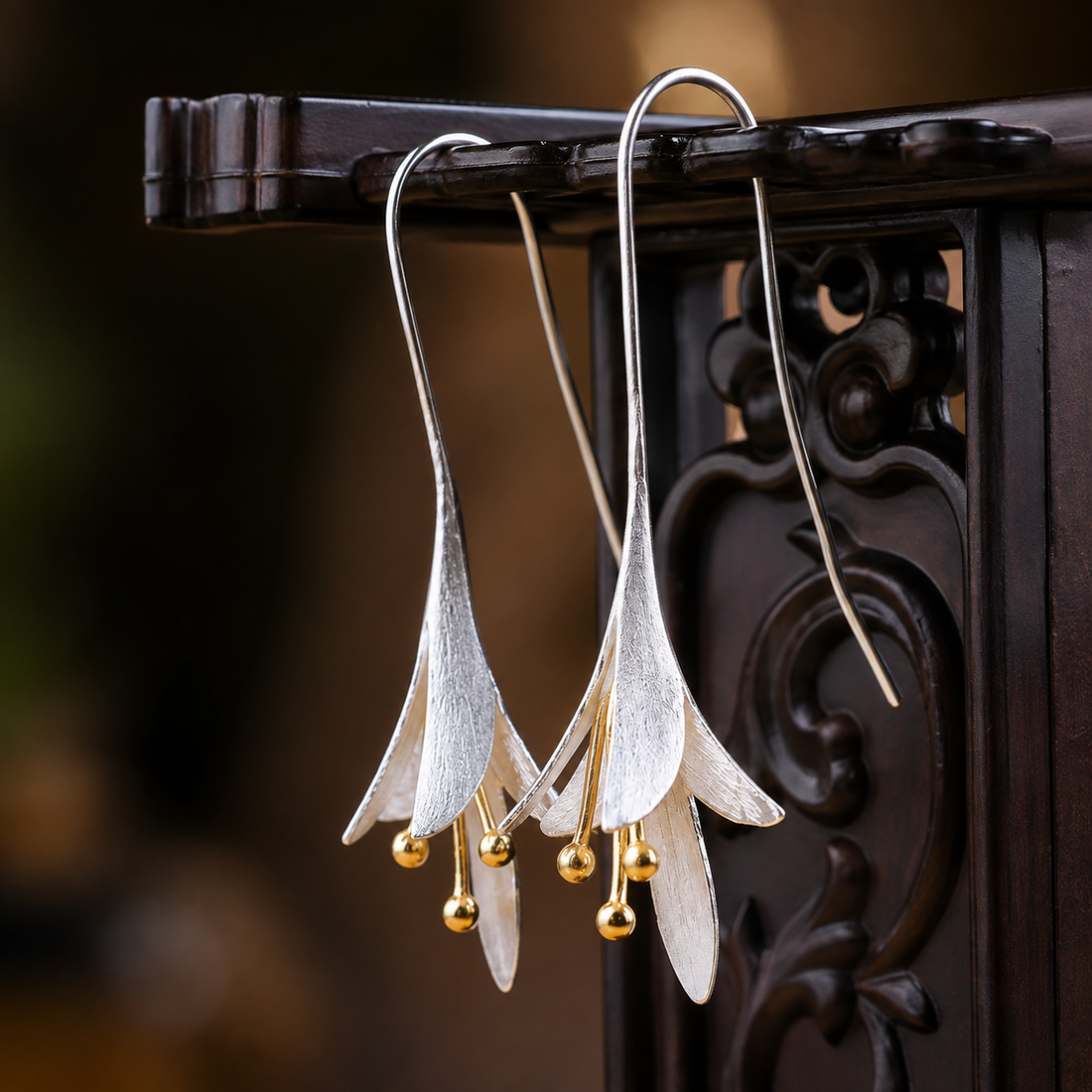 Hängende Ohrringe mit Jasminblüten aus Silber