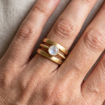 Jaira – Vintage-Goldring mit integrierter Mondstein