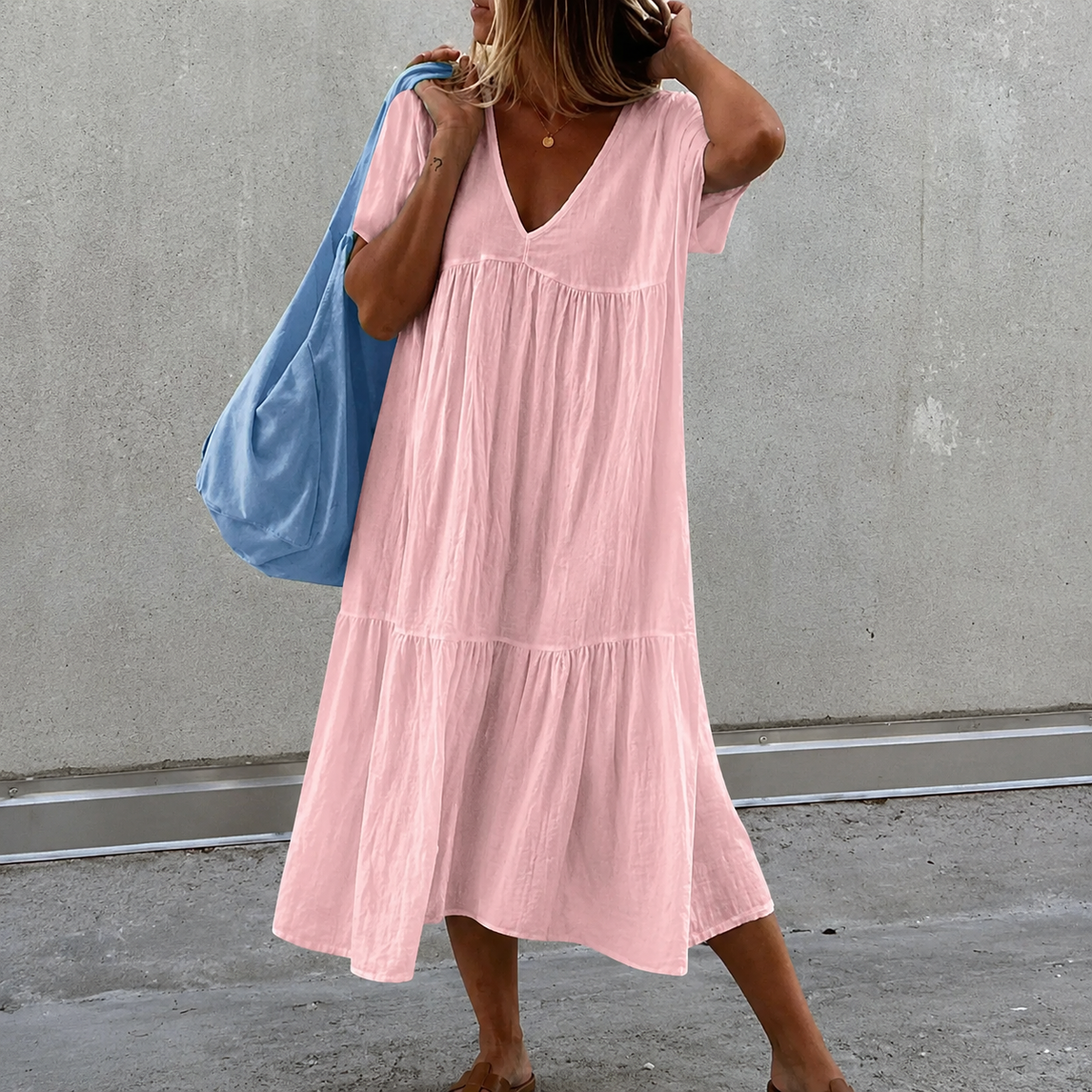 Deanna - Bequemes und flexibles Freizeitkleid mit V-Ausschnitt