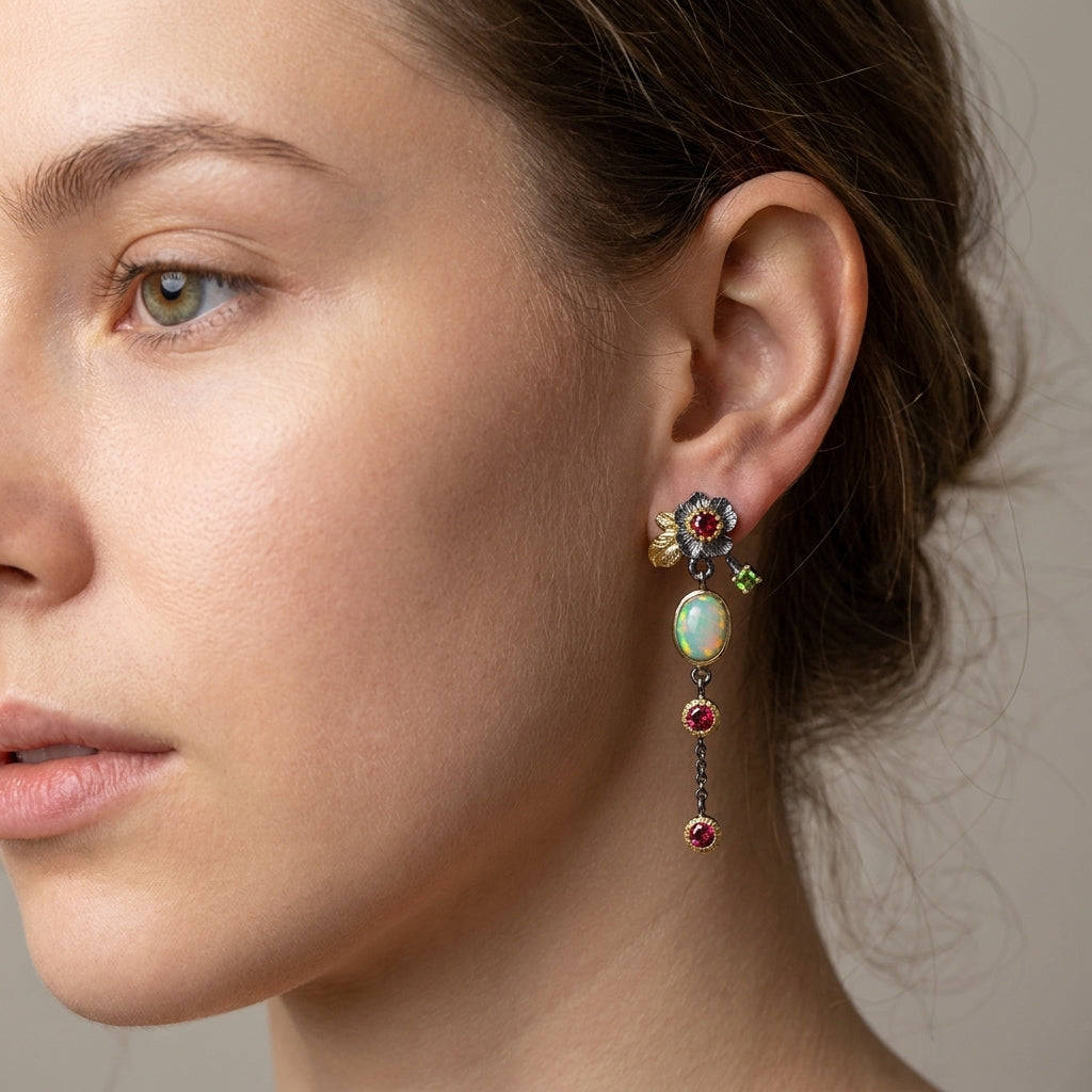 Zyra – Boho Ohrringe mit Opal und roter Zirkonia