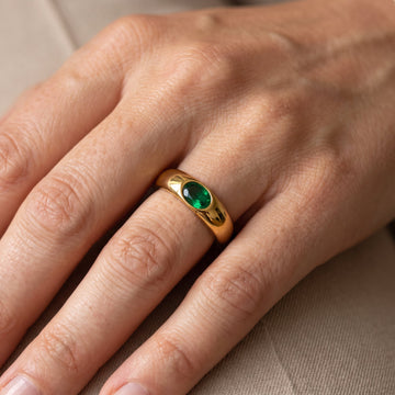 Goldring mit Smaragdstein