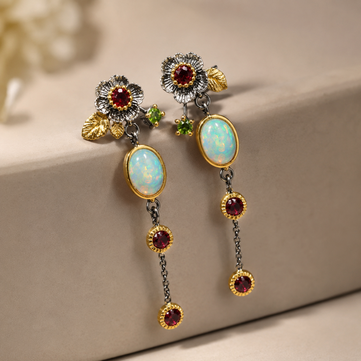 Zyra – Boho Ohrringe mit Opal und roter Zirkonia