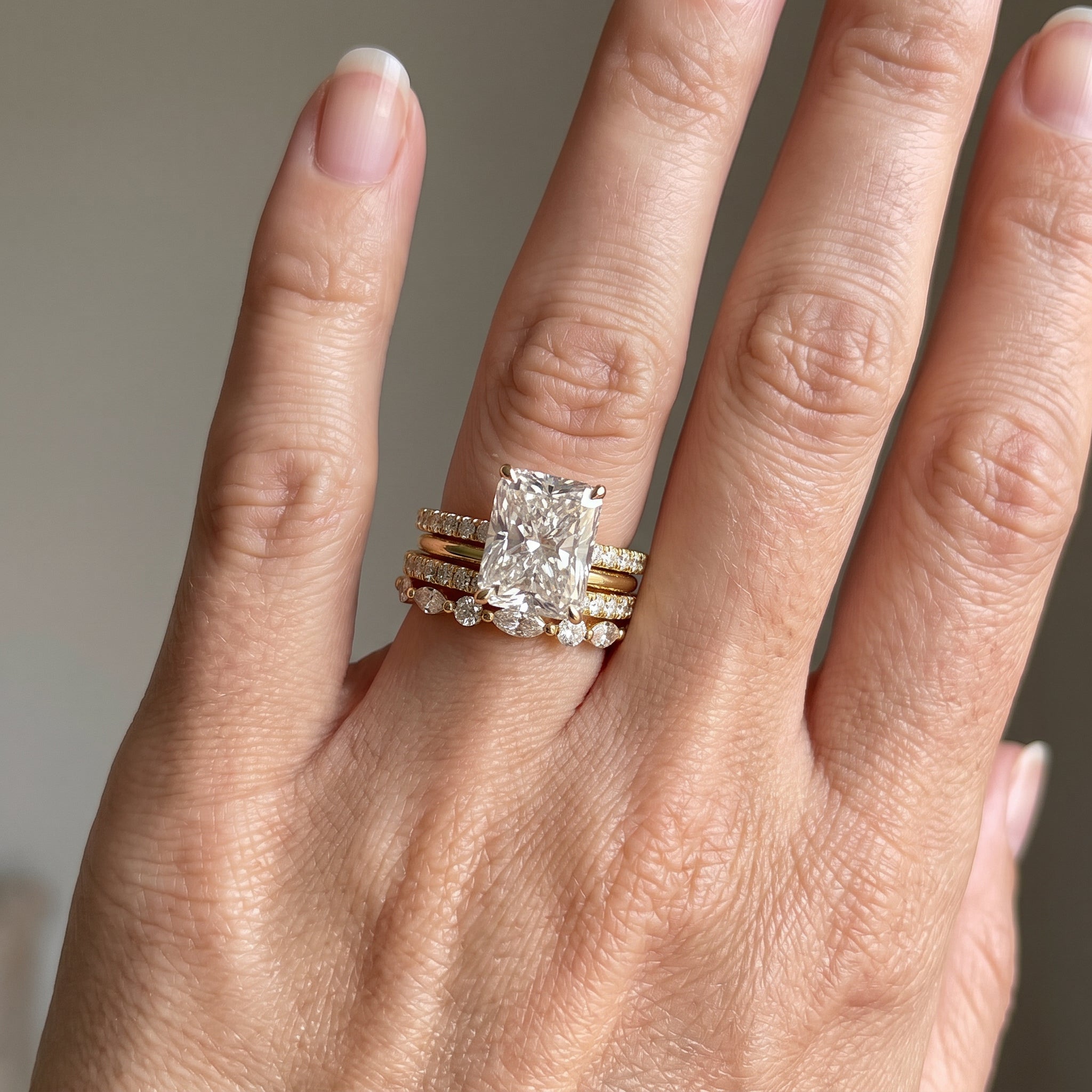 Jaily – Set aus 3 Eheringen aus 18K Gold